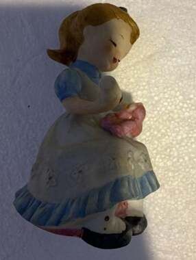 Vintage 1974 George Good Corporation Porcelain Girl Figurine
